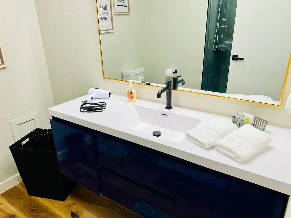 House 3-Bed 2,5-Bath Free Parking With Washer Dryer Inside The Woodlands 0*,  USA