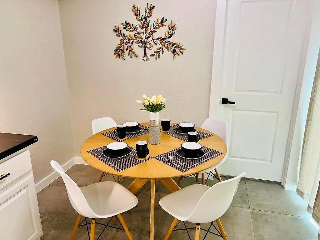 Semesterbostad House 3-Bed 2,5-Bath Free Parking With Washer Dryer Inside The Woodlands